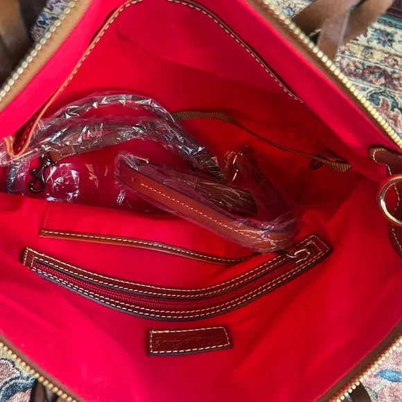 NWOT Dooney & Bourke Black pebble Leather Celeste Satchel with Gold Hardware - Picture 7 of 10